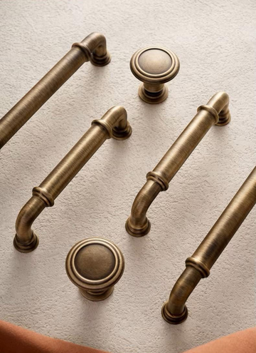 BRONVARA Antique Brass Cabinet Pull Collection