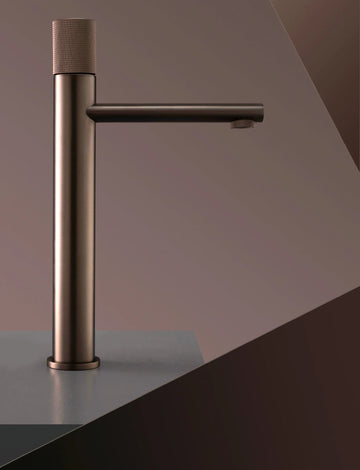 NOIRVA /  RoundFlow – Black Brass Basin Faucet