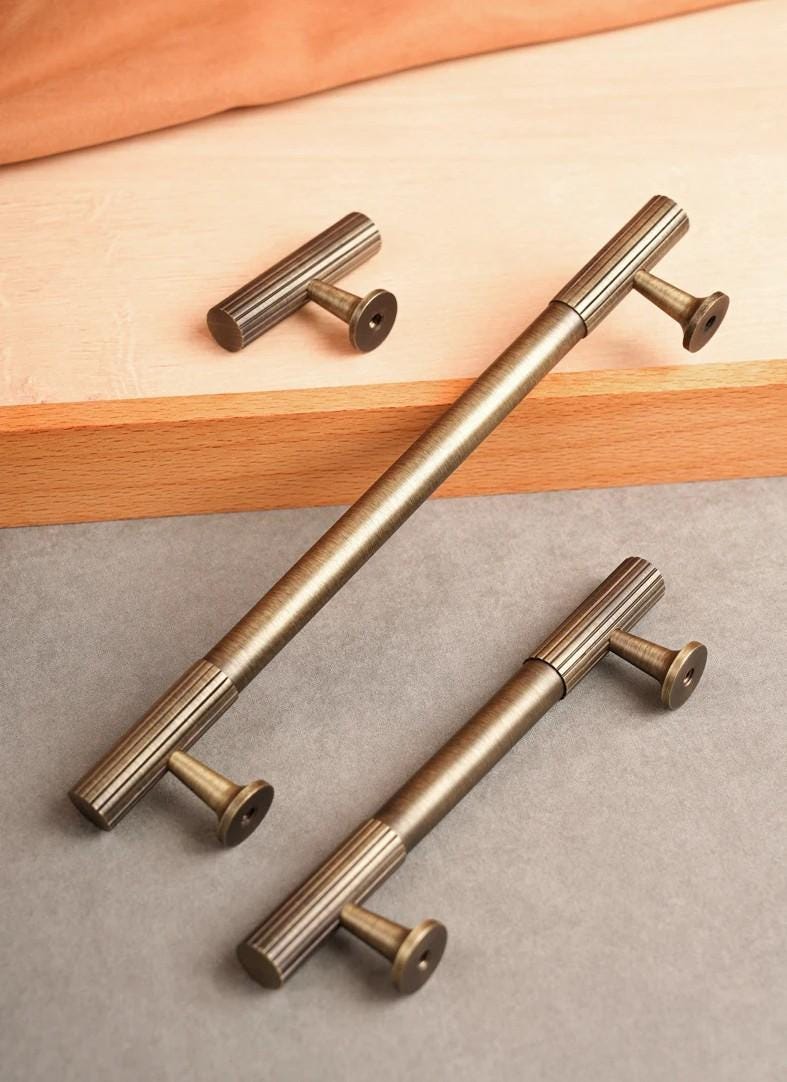 Bronex antique bronze knurled brass cabinet handle

Solid brass T-bar drawer pull antique finish

Knurled brass cabinet knob kitchen hardware