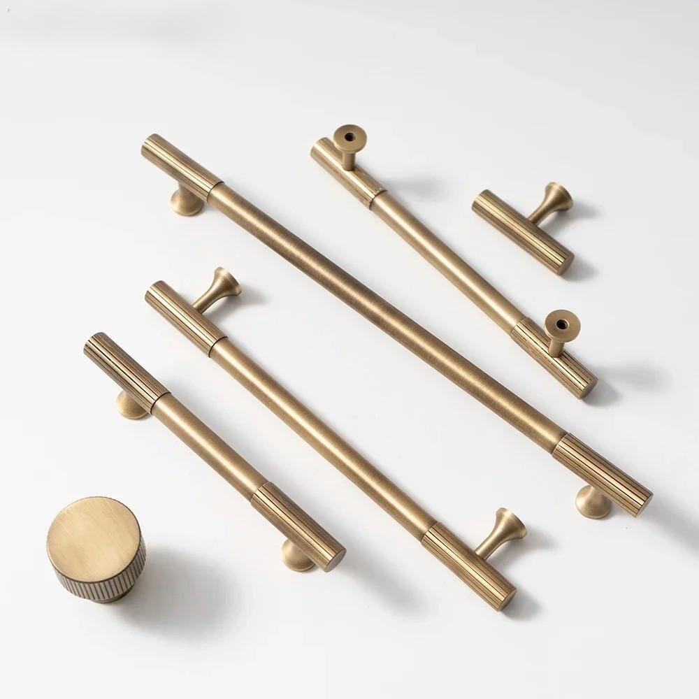Bronex antique bronze knurled brass cabinet handle

Solid brass T-bar drawer pull antique finish

Knurled brass cabinet knob kitchen hardware