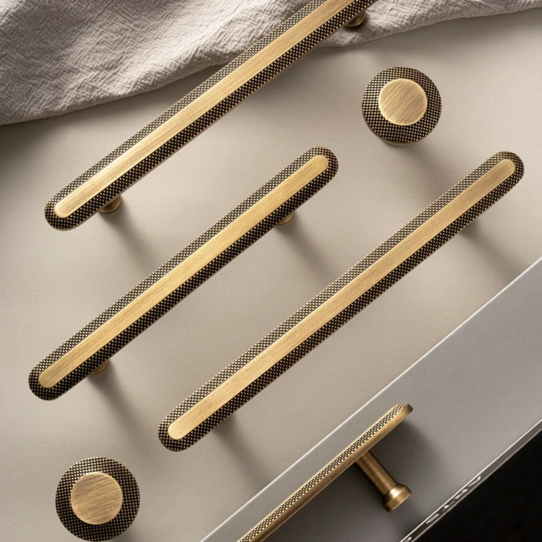 Antique brass drawer pull with 96mm and 128mm hole spacing